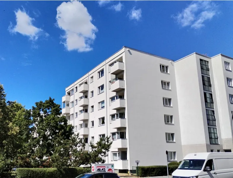 Möblierte, hochwertig sanierte 1-Zimmer-Wohnung – Erstbezug nach Sanierung! — photo 1